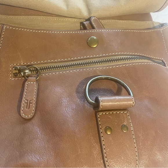 Frye Amy Leather Crossbody Bag Camel - Picture 9 of 12